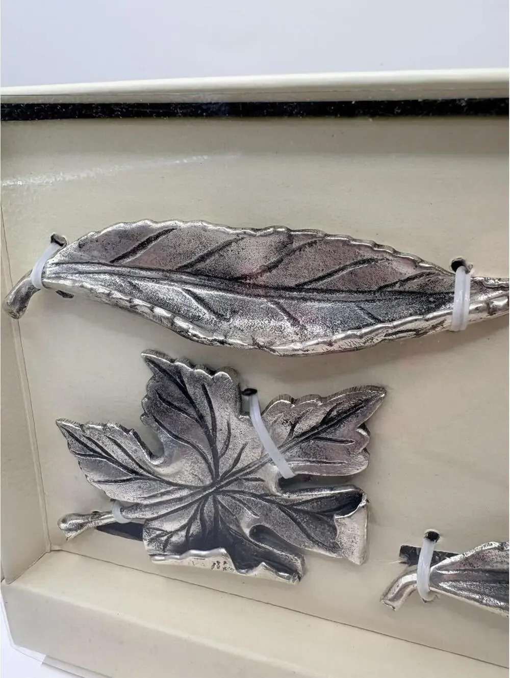 Pottery Barn Autumn Falling Leaf Place Card Holders Set Of 4 New In Box Silver